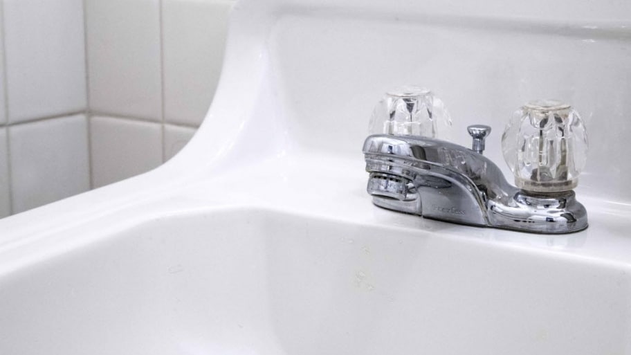 Clogged Sink? Tips To Fix It Instantly Yourself! EarlyExperts
