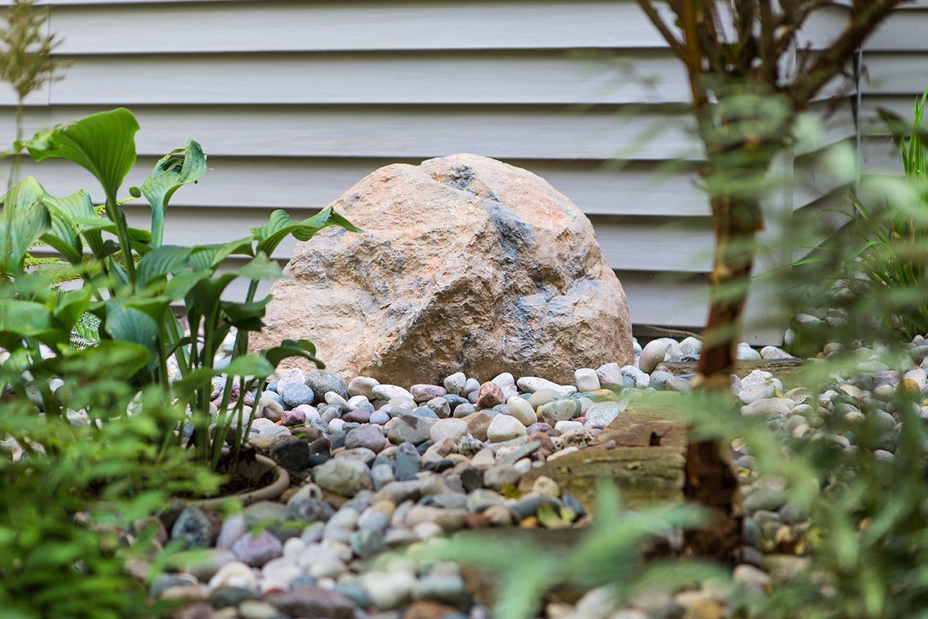 we rated the best landscaping rocks for you to buy