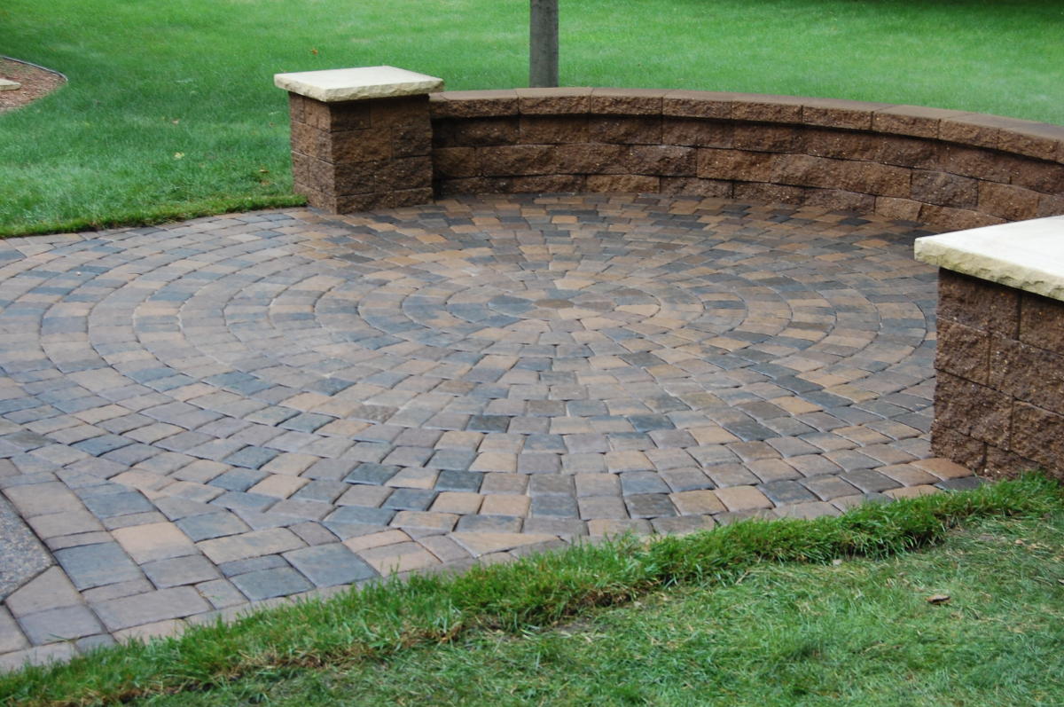 Patio Pavers Cost Guide Free, What Is The Average Cost Per Square Foot For A Paver Patio