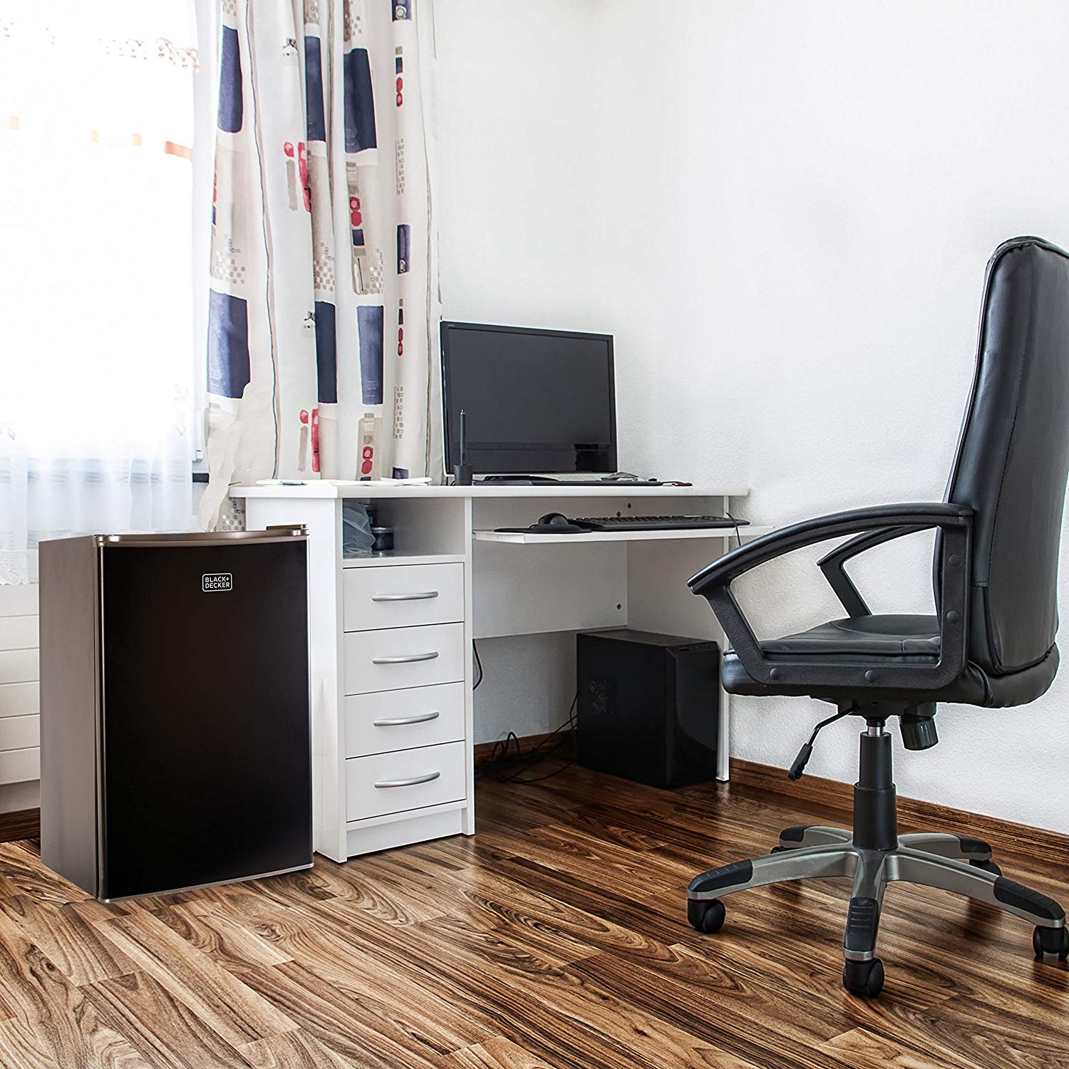 we reviewed the best mini refridgerators