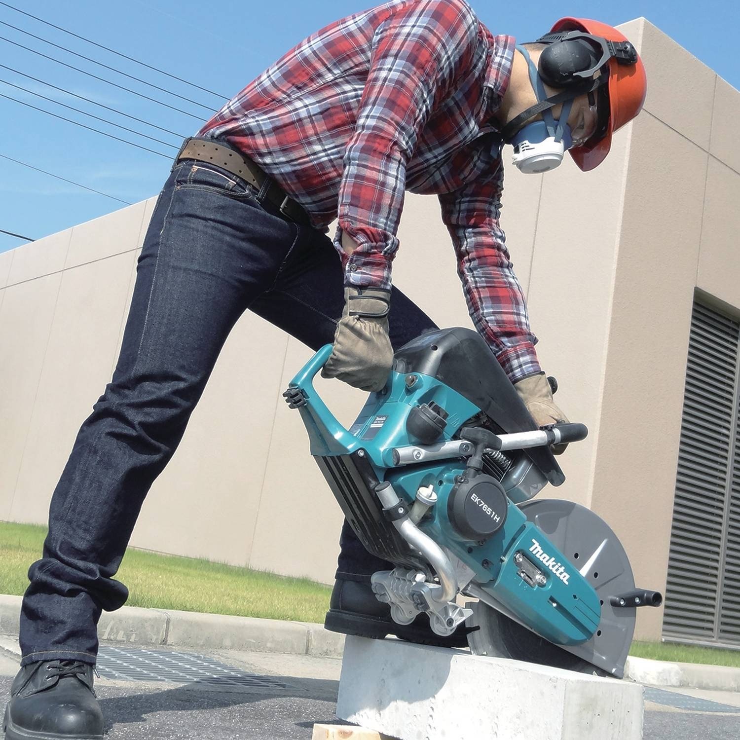 Makita 4114x concrete online saw