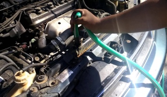 how to flush a radiator